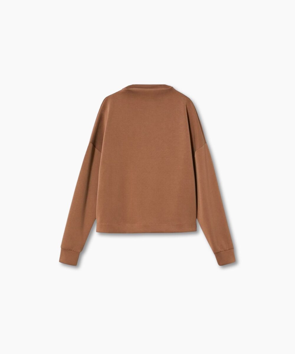 High collar sweatshirt